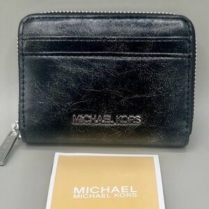 MICHAEL KORS Jet Set Medium Distressed Black Zip Card Wallet NEW